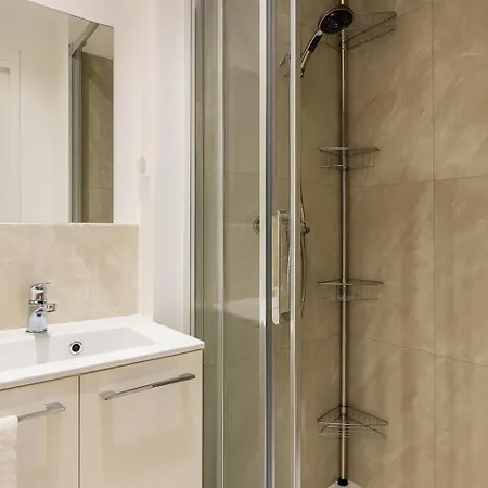 Metro Gambetta Apartment *