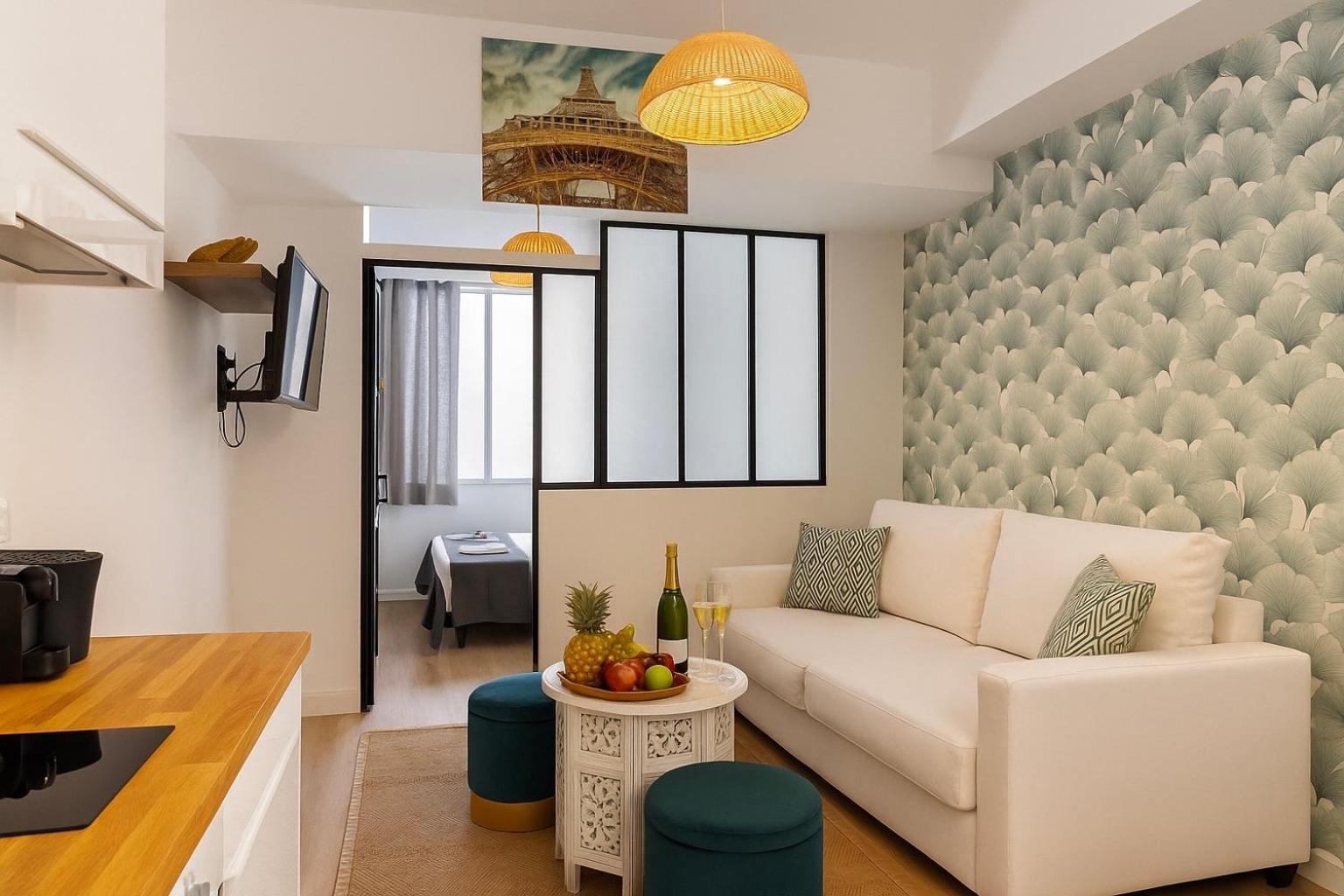 Apartment Metro Gambetta Paris
