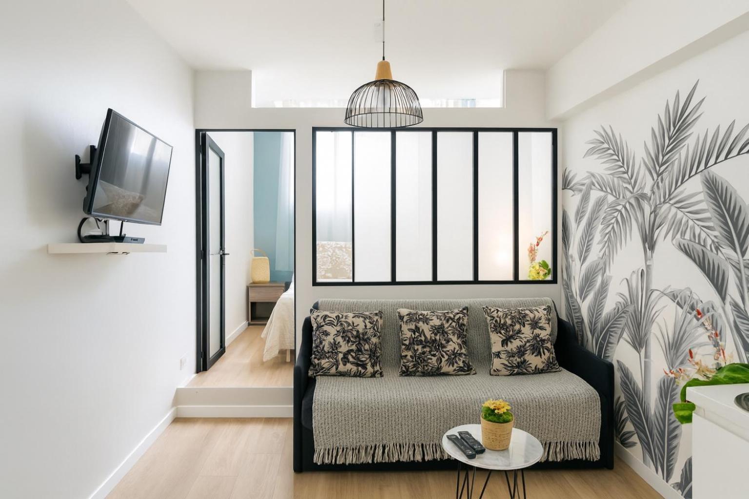 Metro Gambetta Apartment Paris